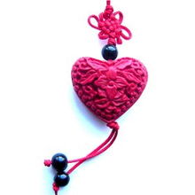 瑞祺朱砂漆雕手机链“心花” 传统工艺与时尚配饰的完美融合